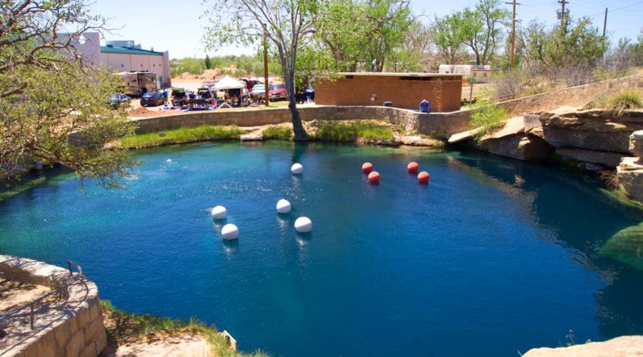 Nossos serviços de aluguel de carros oferecem uma seleção diversificada de veículos em Santa Rosa.